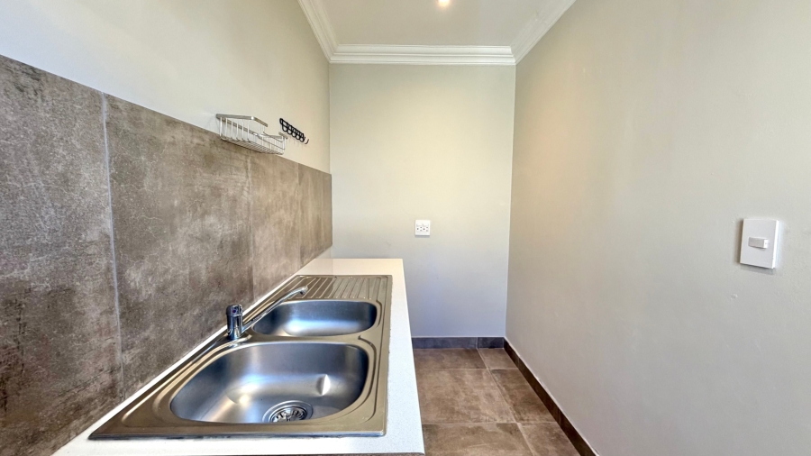 2 Bedroom Property for Sale in Somerset Lakes Western Cape